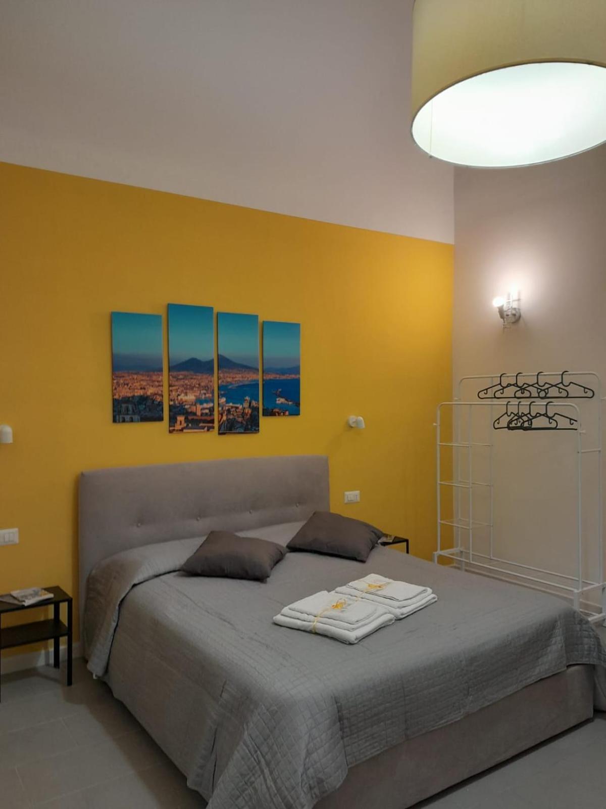 Bed and Breakfast Monteoliveto 5 Napoli Esterno foto